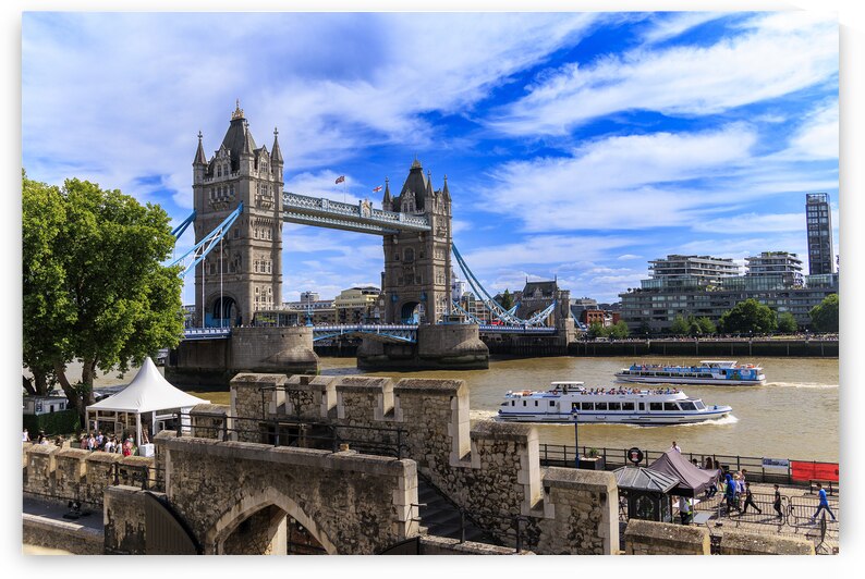 Store London 5L3A1403 by Tono Chavez