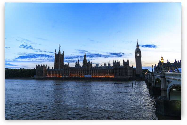 Store London 5L3A1820 by Tono Chavez