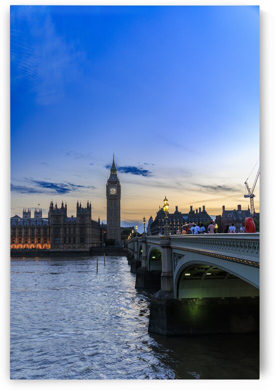 Store London 5L3A1823 by Tono Chavez