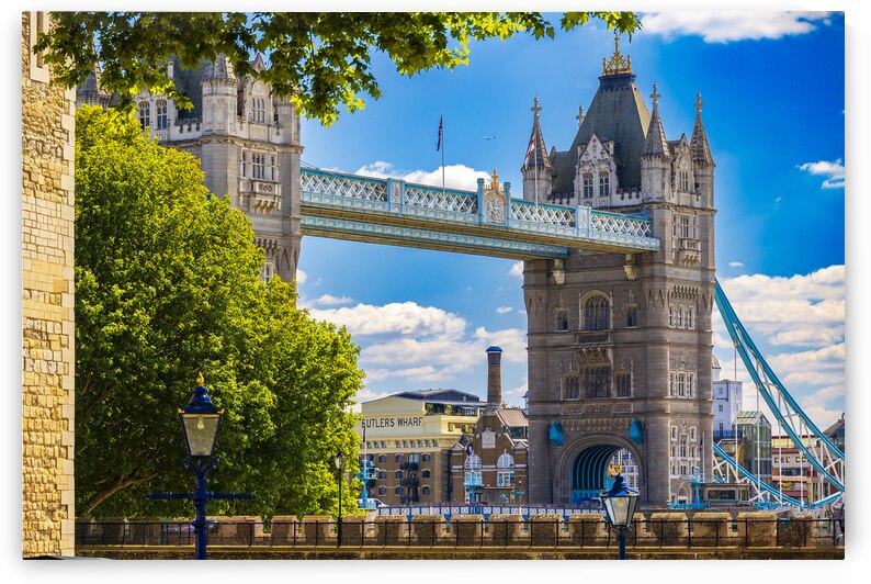 Store London 5L3A1357 by Tono Chavez