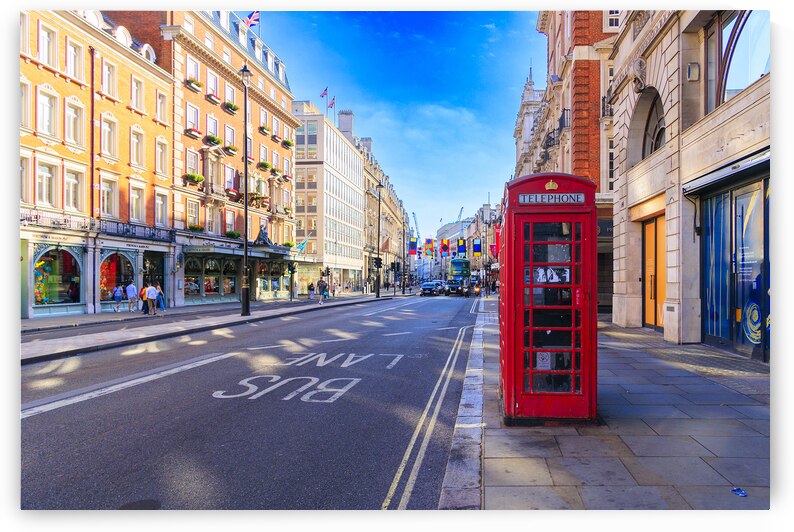 Store London 5L3A1461 by Tono Chavez