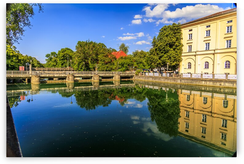 Store Munich  5L3A4490 by Tono Chavez