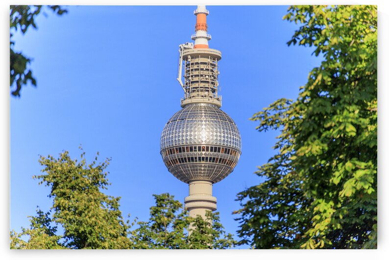 Store Berlin 5L3A3224 by Tono Chavez