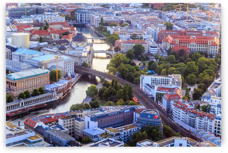 Store Berlin 5L3A3329 by Tono Chavez