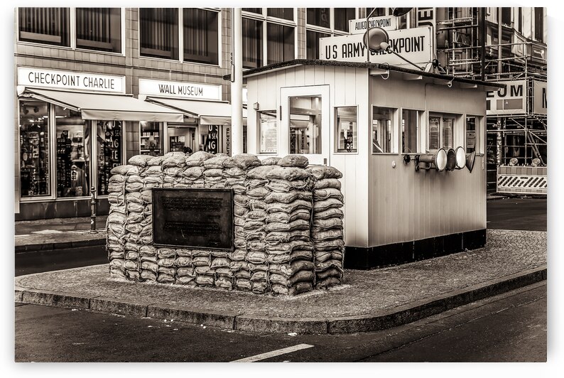 Store Berlin 5L3A3549 by Tono Chavez