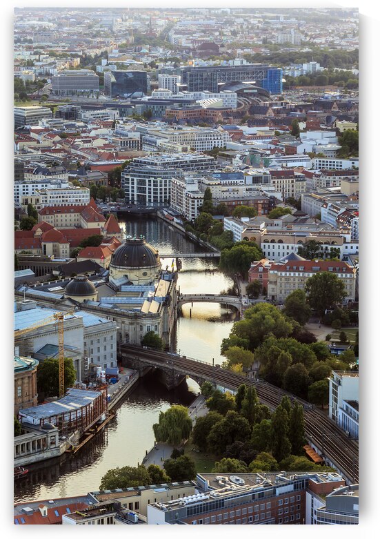 Store Berlin 5L3A3308 by Tono Chavez