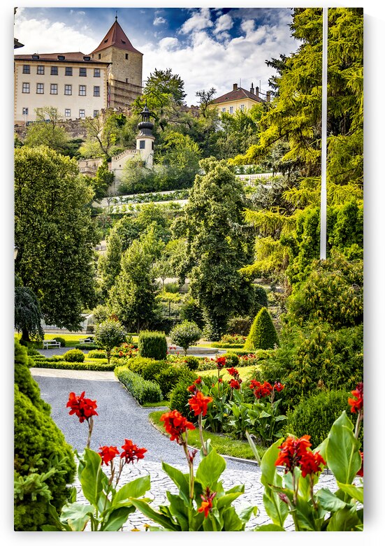 Store Prague 5L3A3775 by Tono Chavez