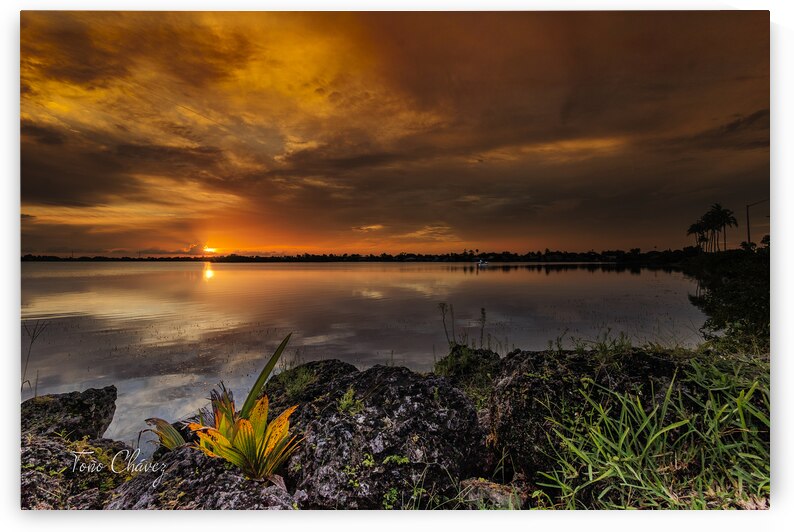 Sunset 2 by Tono Chavez