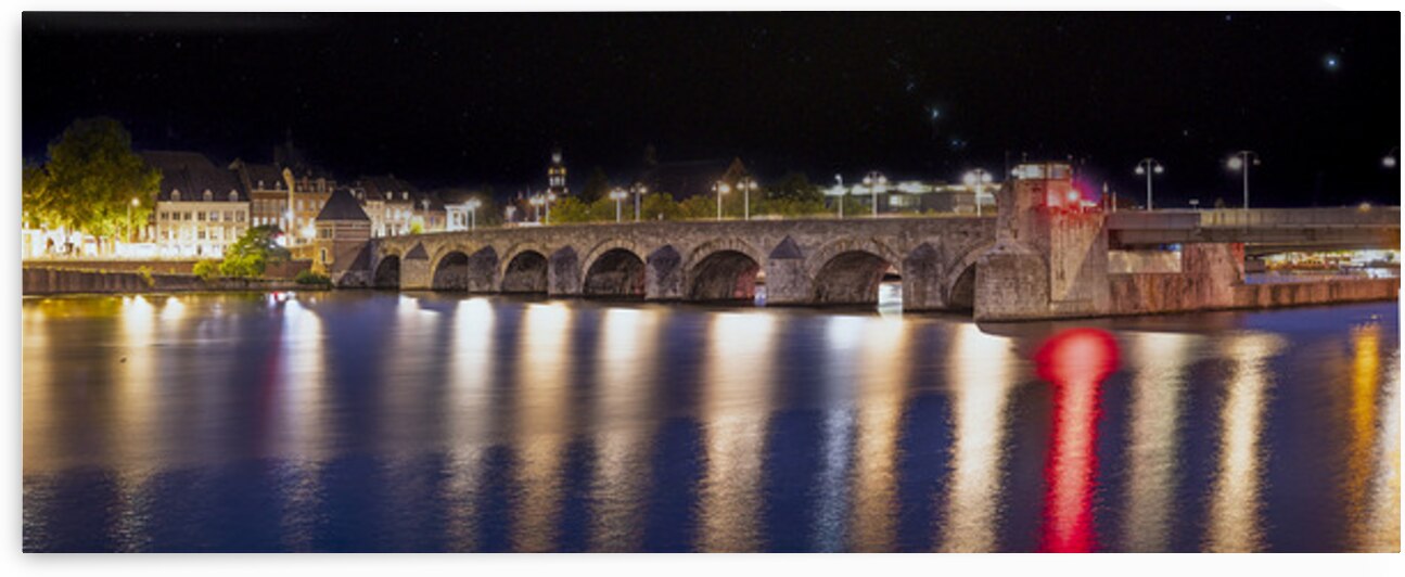 Belgium E2A9416 by Tono Chavez