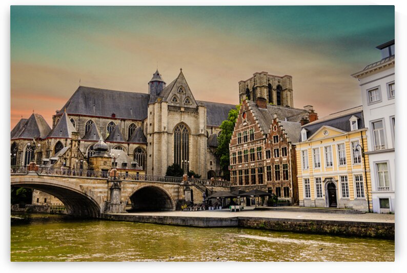 Belgium E2A9082 by Tono Chavez