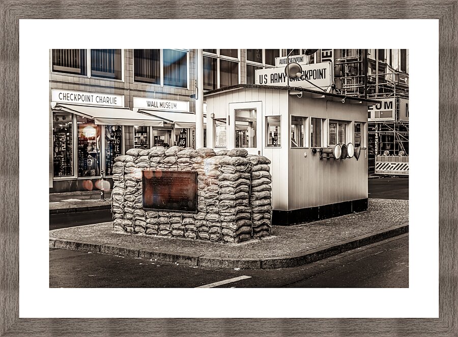 Store Berlin 5L3A3549 Picture Frame print