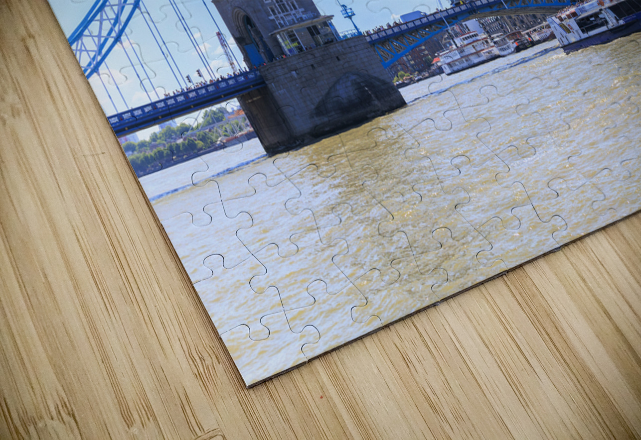 Store London 5L3A1280 Tono Chavez Puzzle