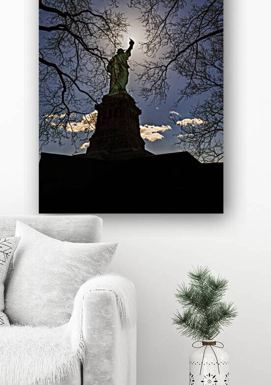 New York Statue of Liberty by Tono Chavez