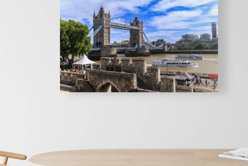 Store London 5L3A1403 by Tono Chavez