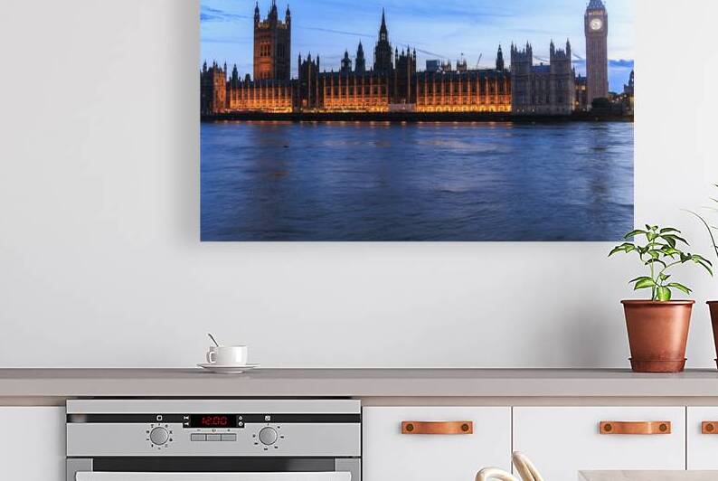 Store London 5L3A1859 by Tono Chavez