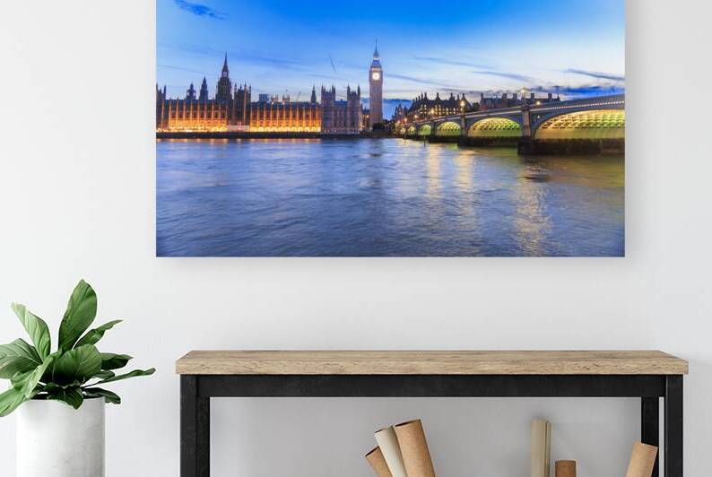 Store London 5L3A1862 by Tono Chavez