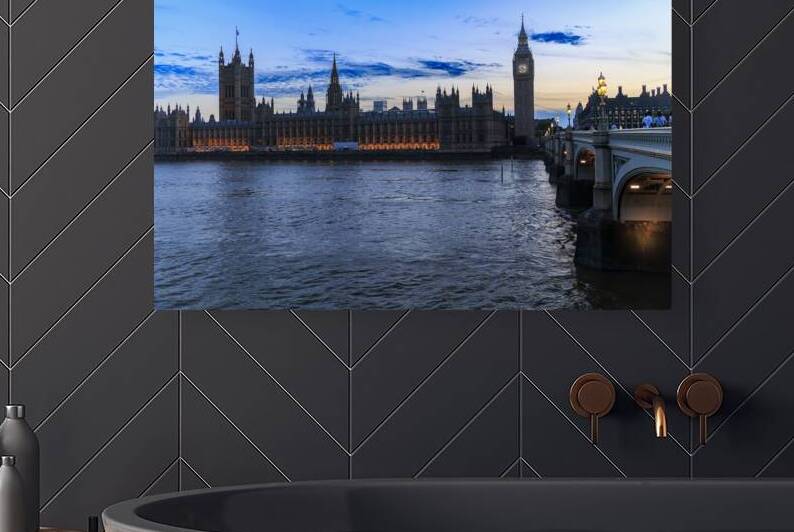 Store London 5L3A1821 by Tono Chavez