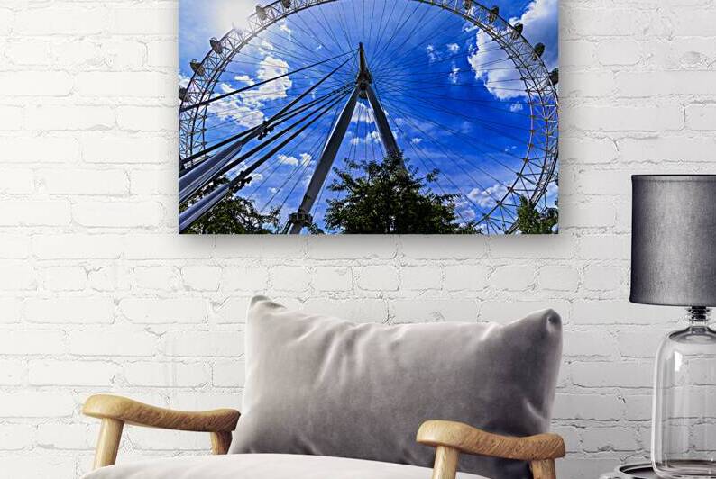 Store London 5L3A1703 by Tono Chavez