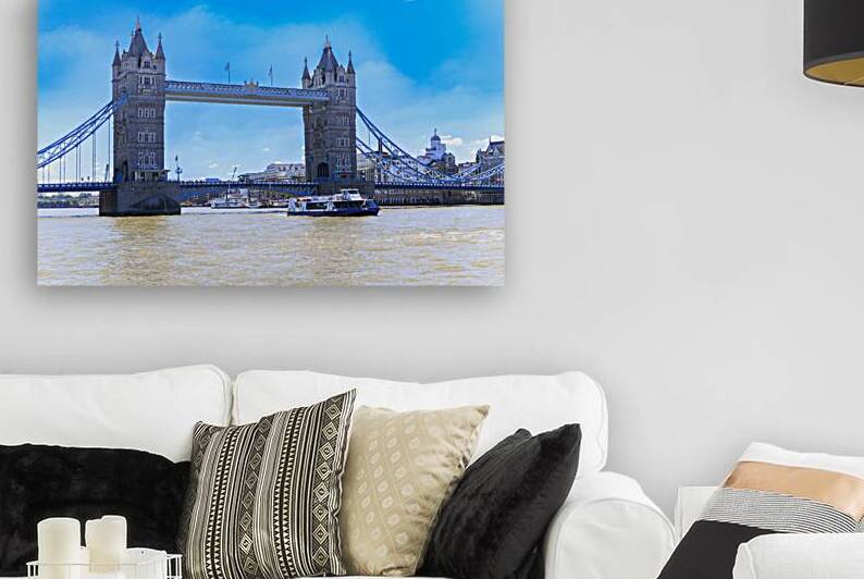 Store London 5L3A1280 by Tono Chavez