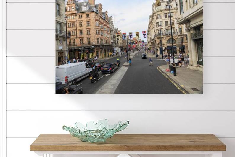 Store London 5L3A1792 by Tono Chavez