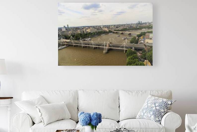 Store London 5L3A1725 by Tono Chavez