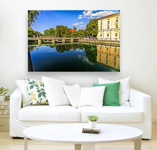 Store Munich  5L3A4490 by Tono Chavez