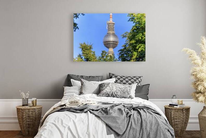 Store Berlin 5L3A3224 by Tono Chavez