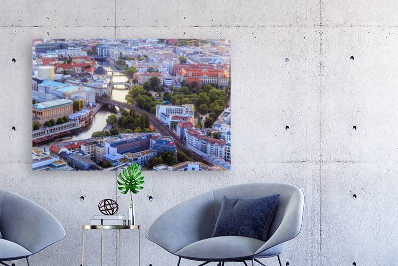 Store Berlin 5L3A3329 by Tono Chavez