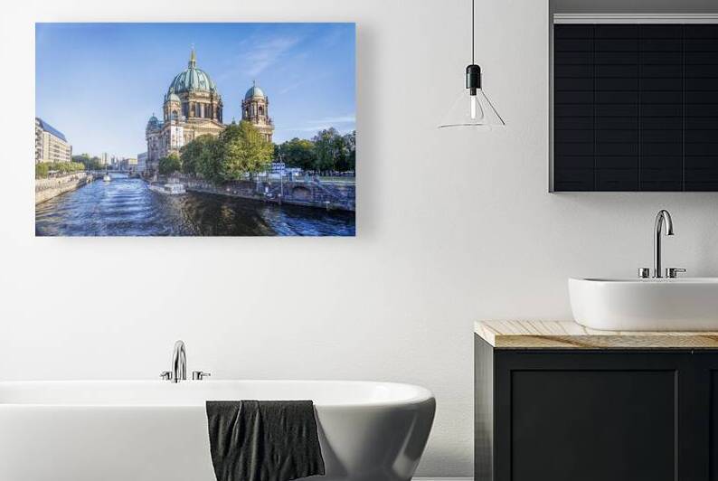 Store Berlin 5L3A3252 by Tono Chavez