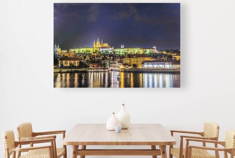 Store Prague 5L3A3965 by Tono Chavez