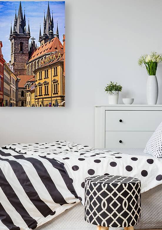 Store Prague 5L3A3680 by Tono Chavez